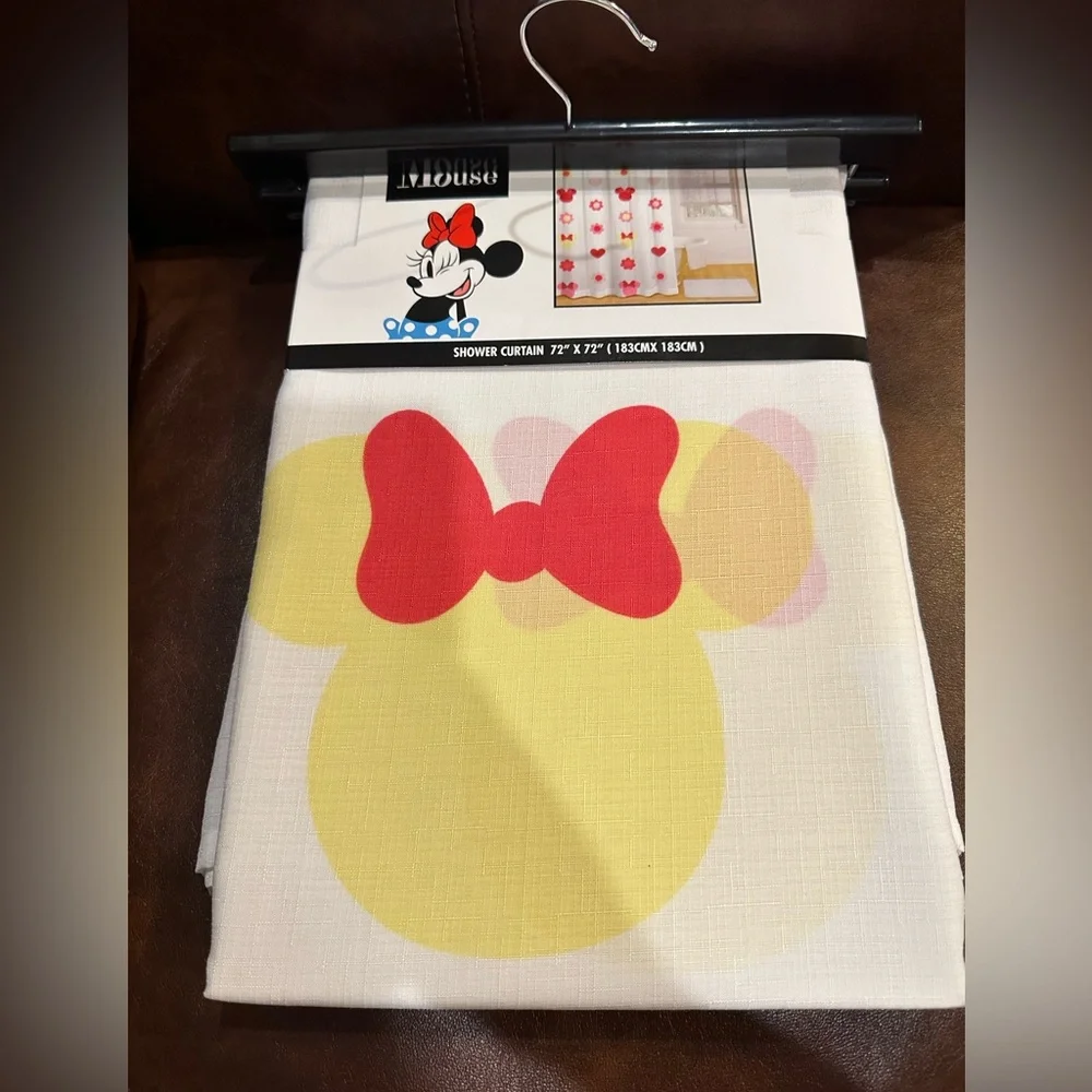 New Disney minnie mouse shower curtain
